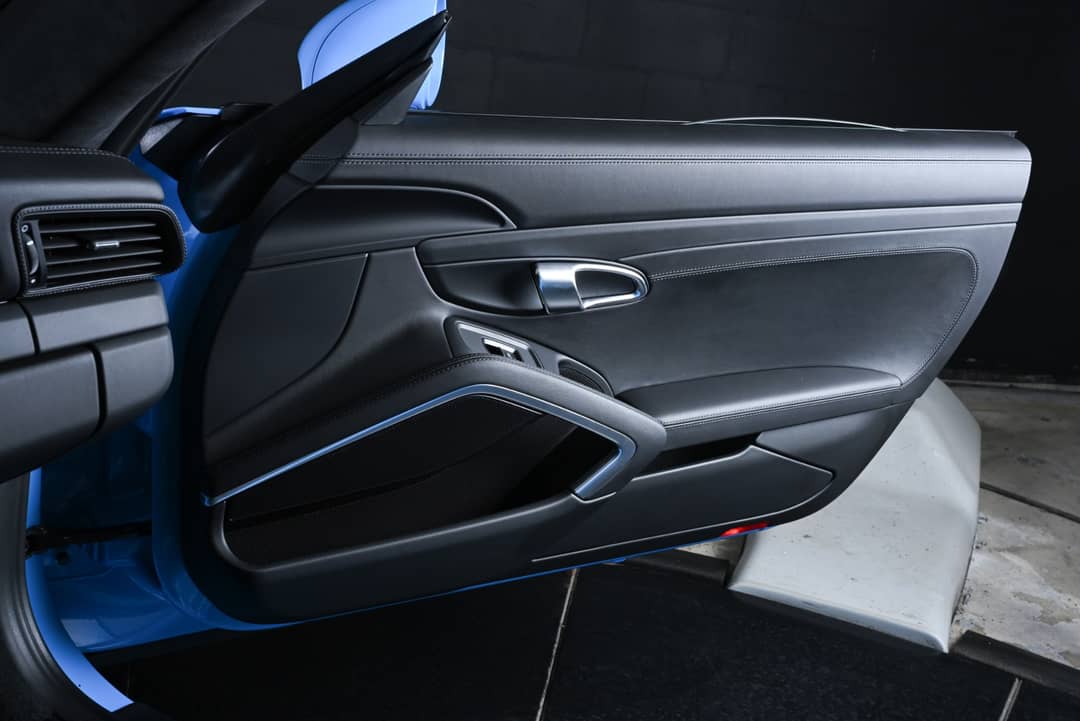 2018 Porsche 911 GT3 Touring — photo 18
