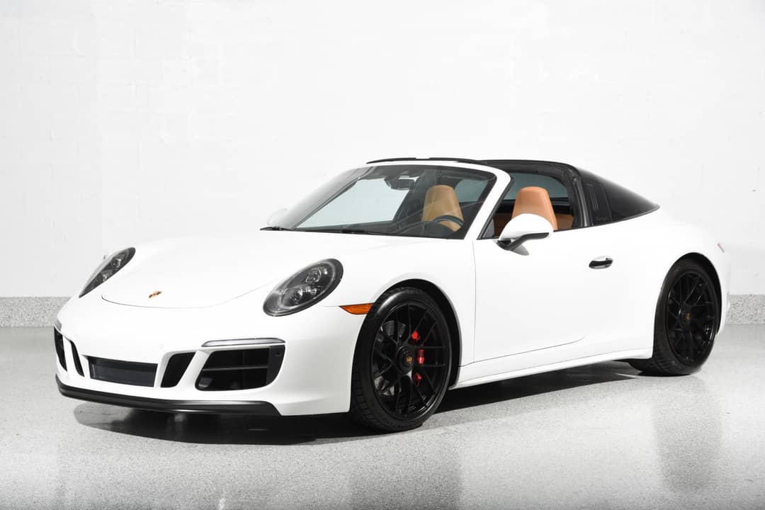 2019 Porsche 911 Targa 4 GTS — photo 2