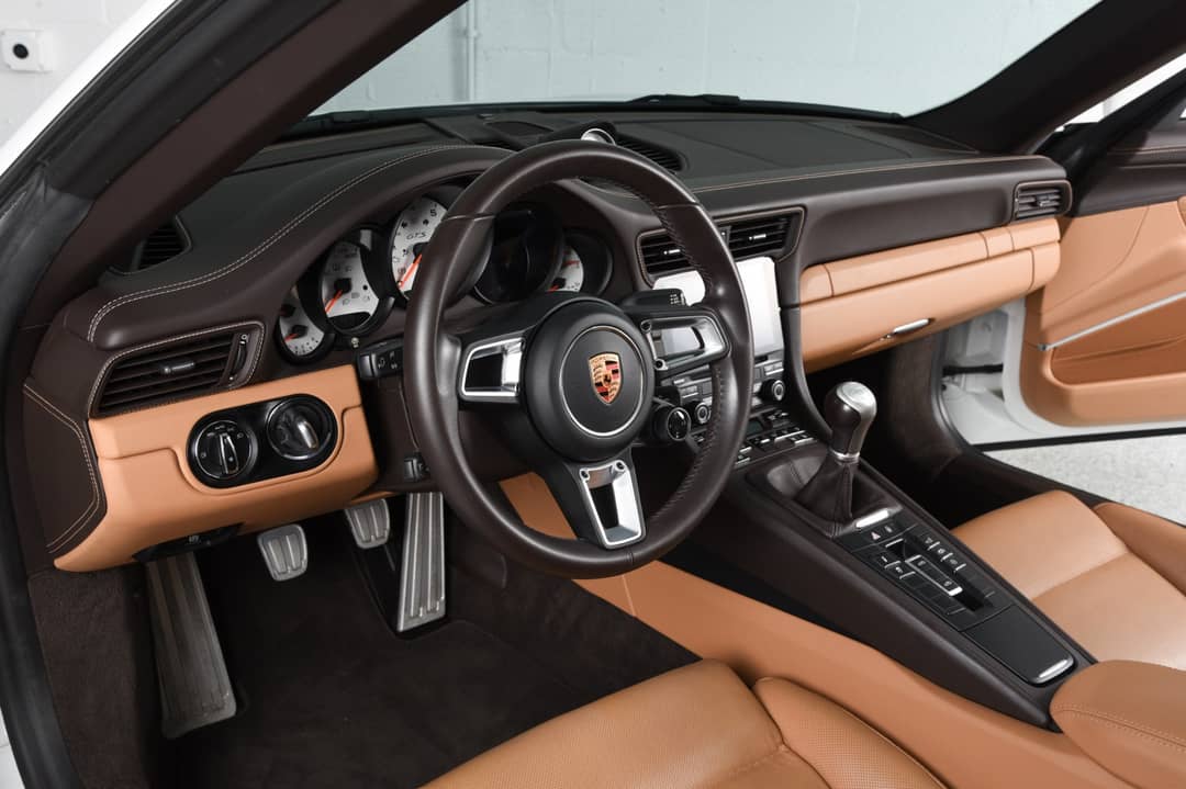 2019 Porsche 911 Targa 4 GTS — photo 15