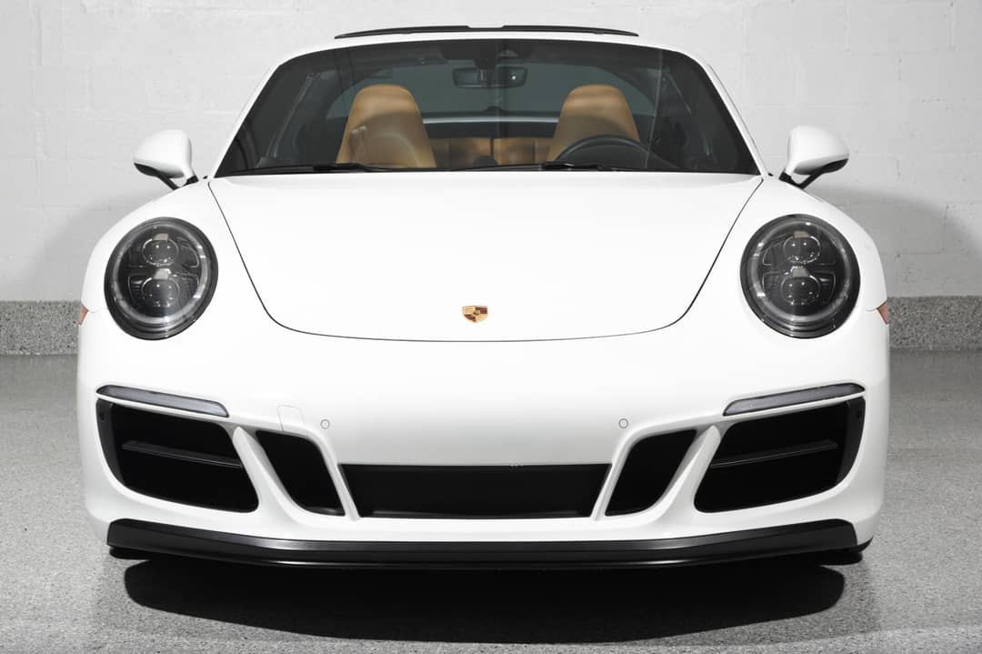 2019 Porsche 911 Targa 4 GTS — photo 10