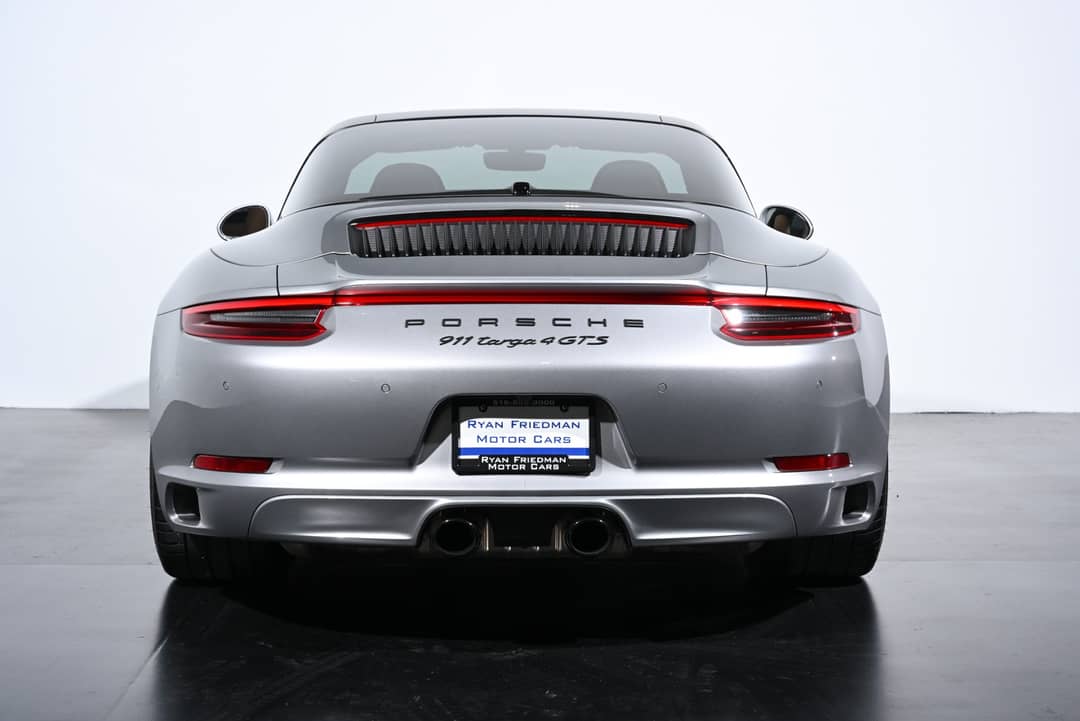 2019 Porsche 911 Targa 4 GTS — photo 12