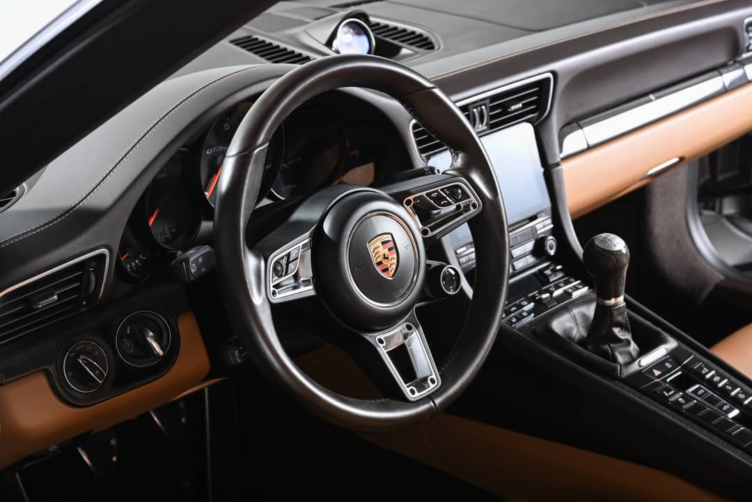 2019 Porsche 911 Targa 4 GTS — photo 15