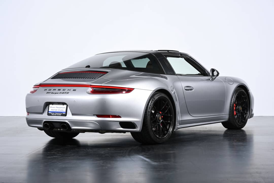 2019 Porsche 911 Targa 4 GTS — photo 3