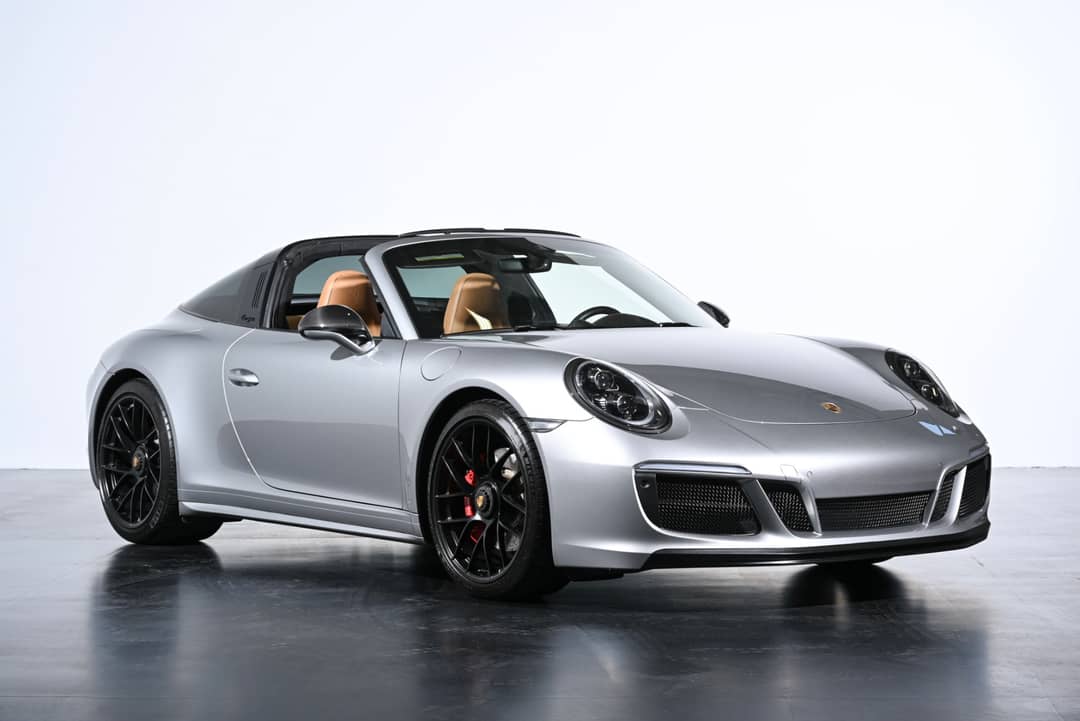 2019 Porsche 911 Targa 4 GTS — photo 9