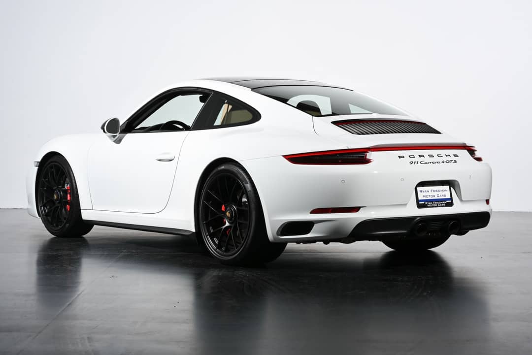 2019 Porsche 911 Carrera 4 GTS — photo 9