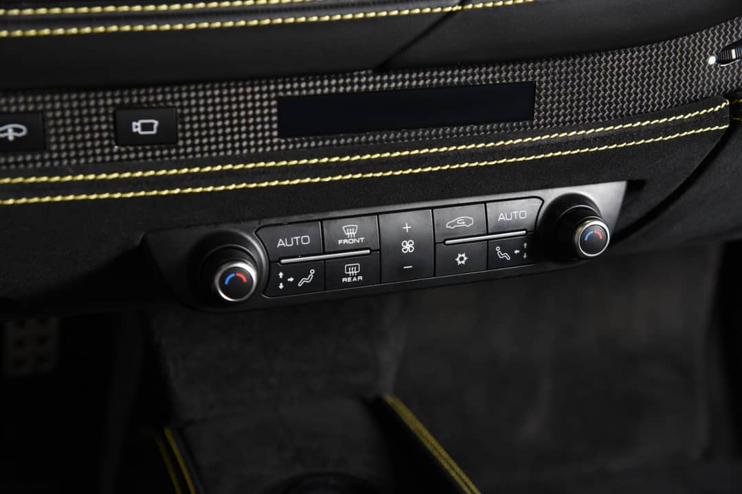 2022 Ferrari F8 Spider — photo 49