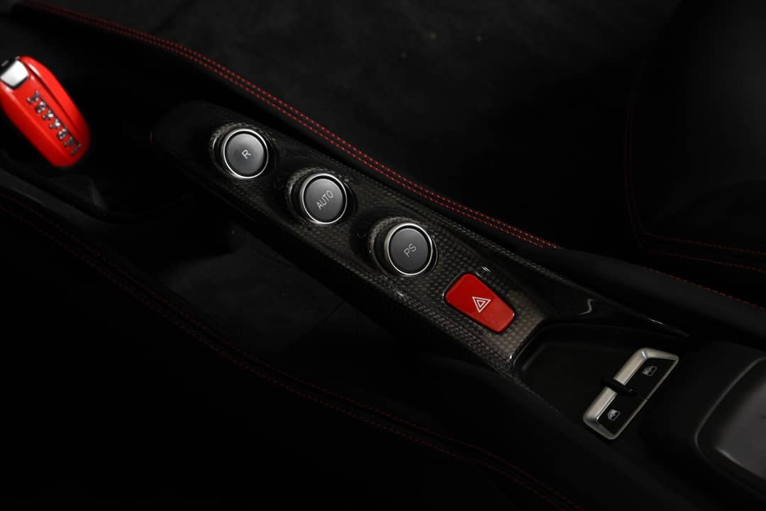 2022 Ferrari F8 Spider — photo 32