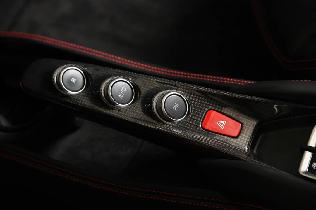 2022 Ferrari F8 Spider — photo 6