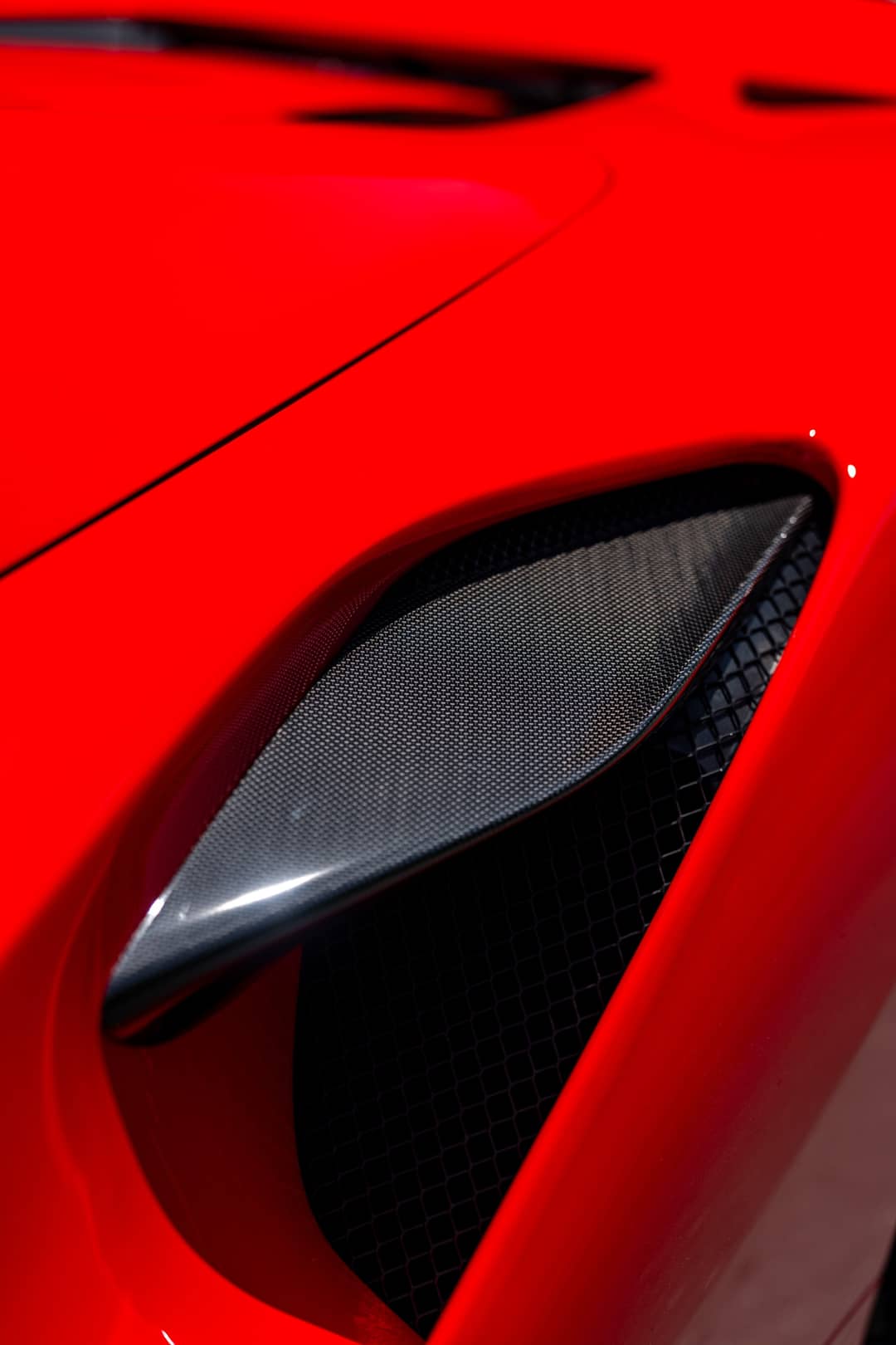 2022 Ferrari F8 Spider — photo 60