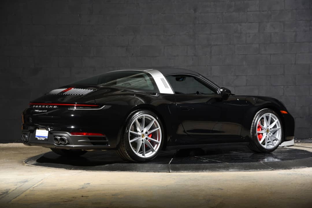 2022 Porsche 911 Targa 4S — photo 4