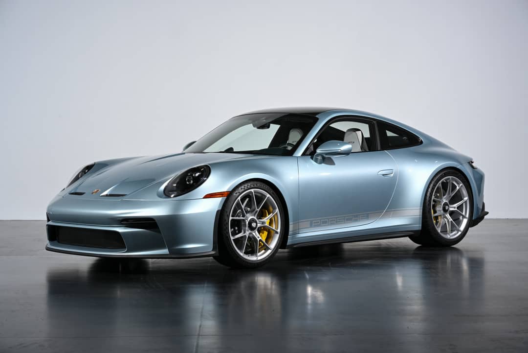 2022 Porsche 911 GT3 Touring — photo 2