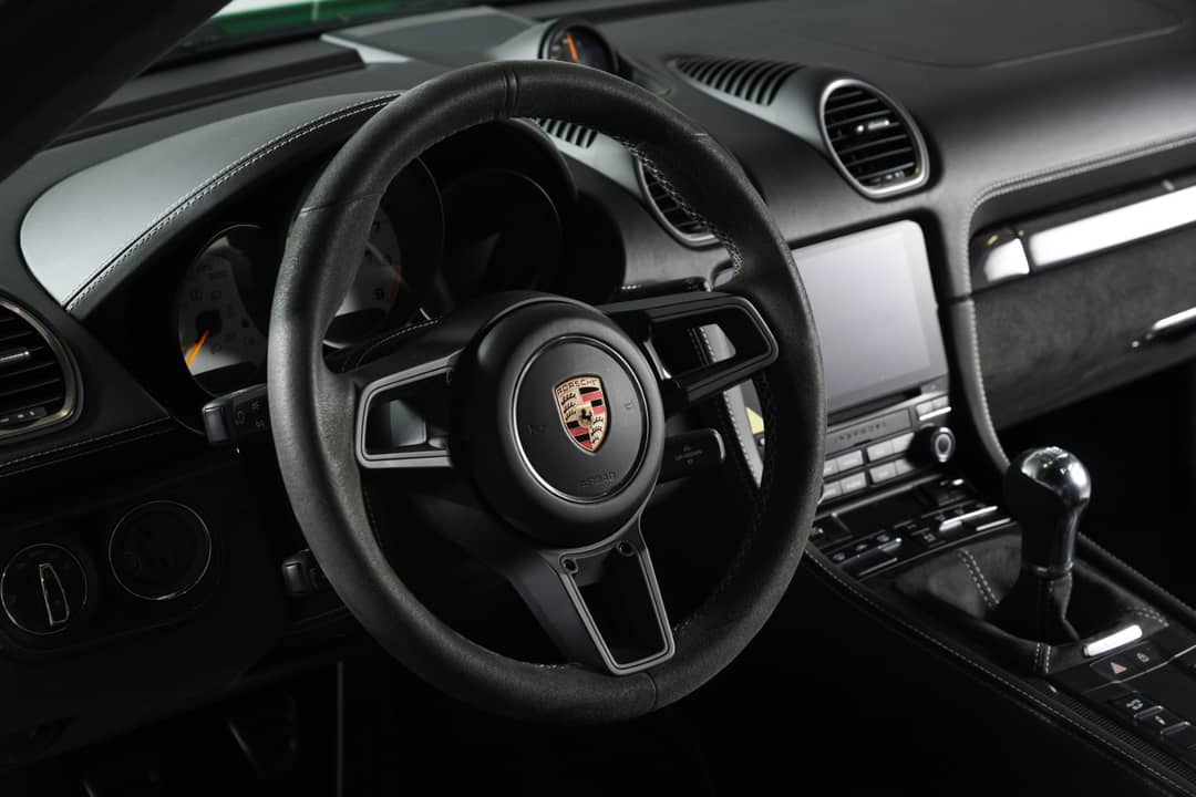 2023 Porsche 718 Cayman GT4 — photo 4
