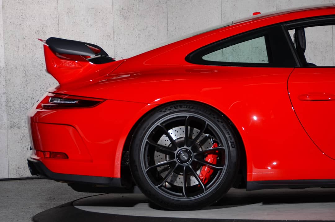 2018 Porsche 911 GT3 — photo 2
