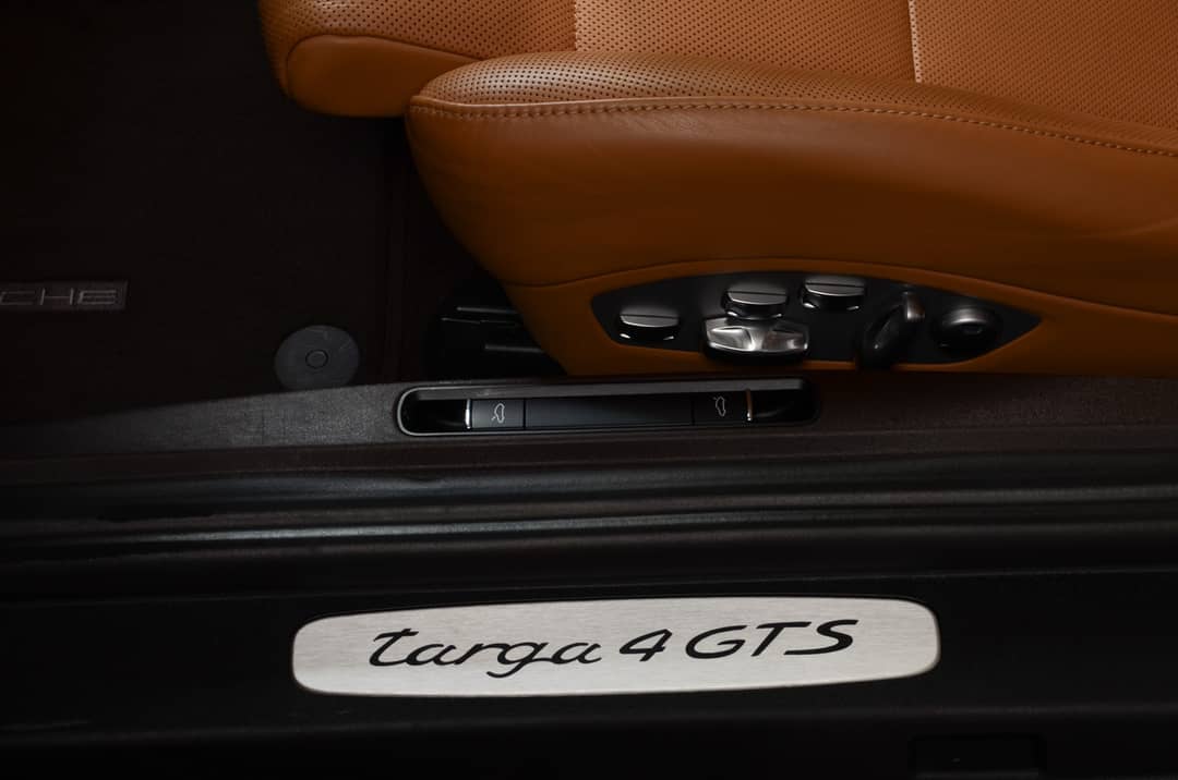2018 Porsche 911 Targa 4 GTS — photo 21