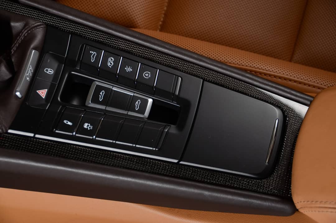 2018 Porsche 911 Targa 4 GTS — photo 40