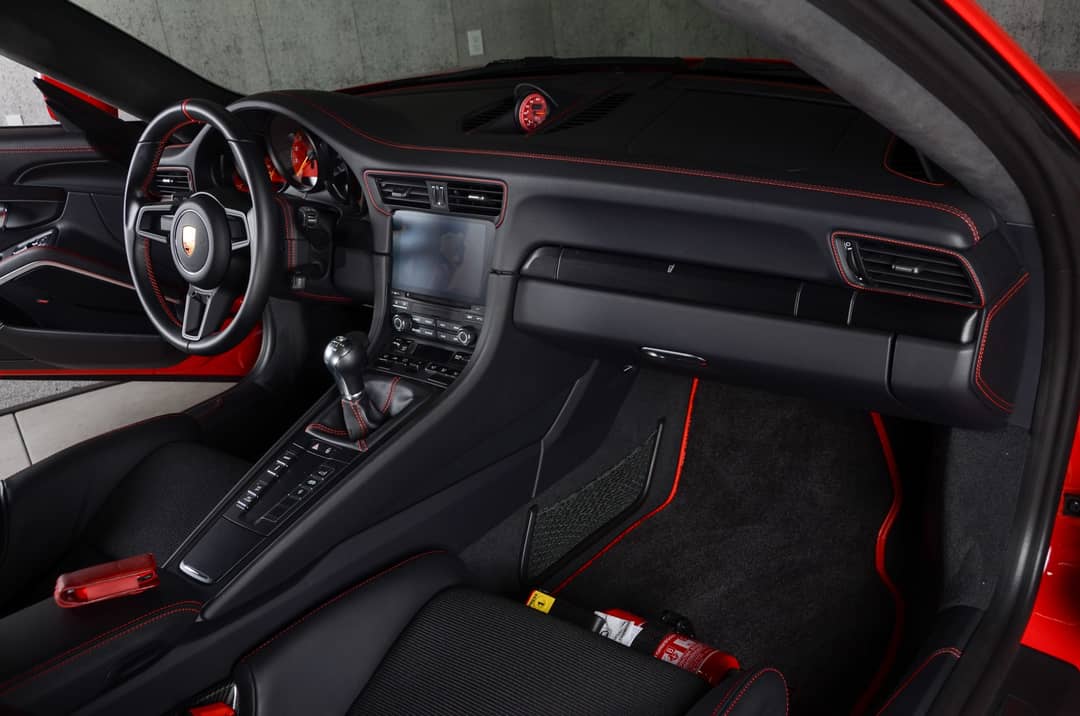 2018 Porsche 911 GT3 Touring — photo 33