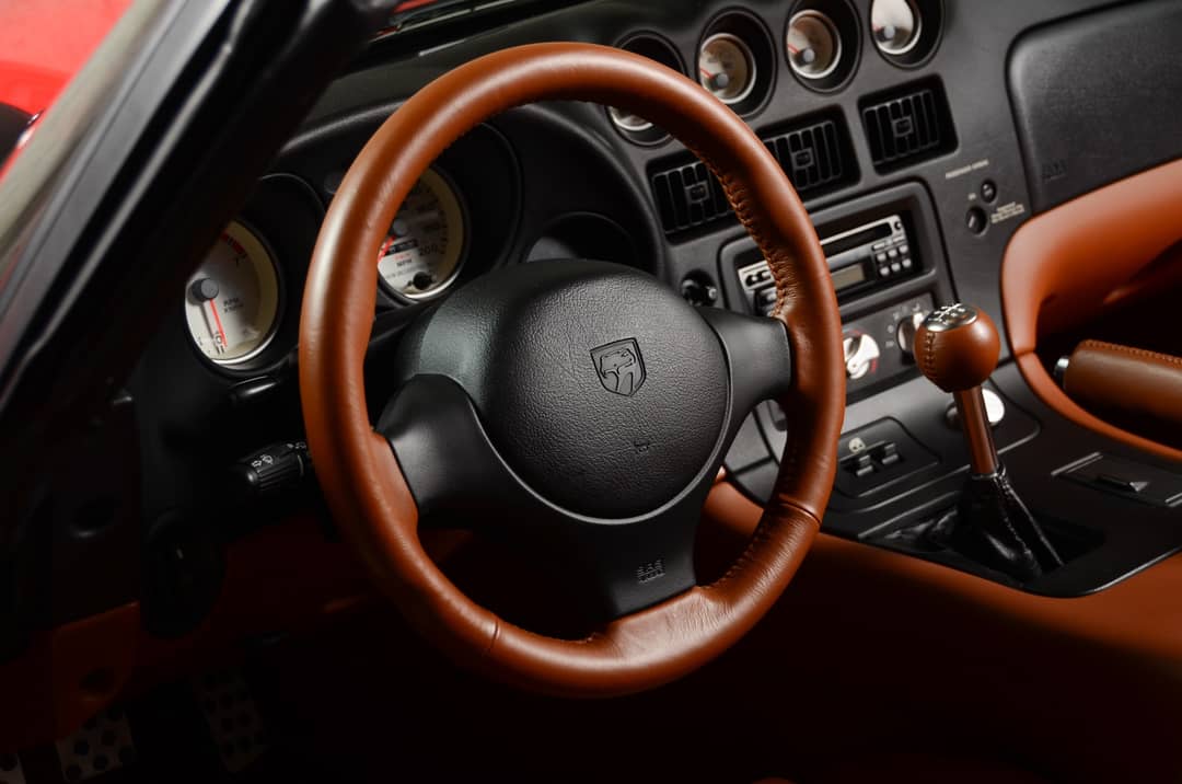 2001 Dodge Viper RT/10 — photo 40