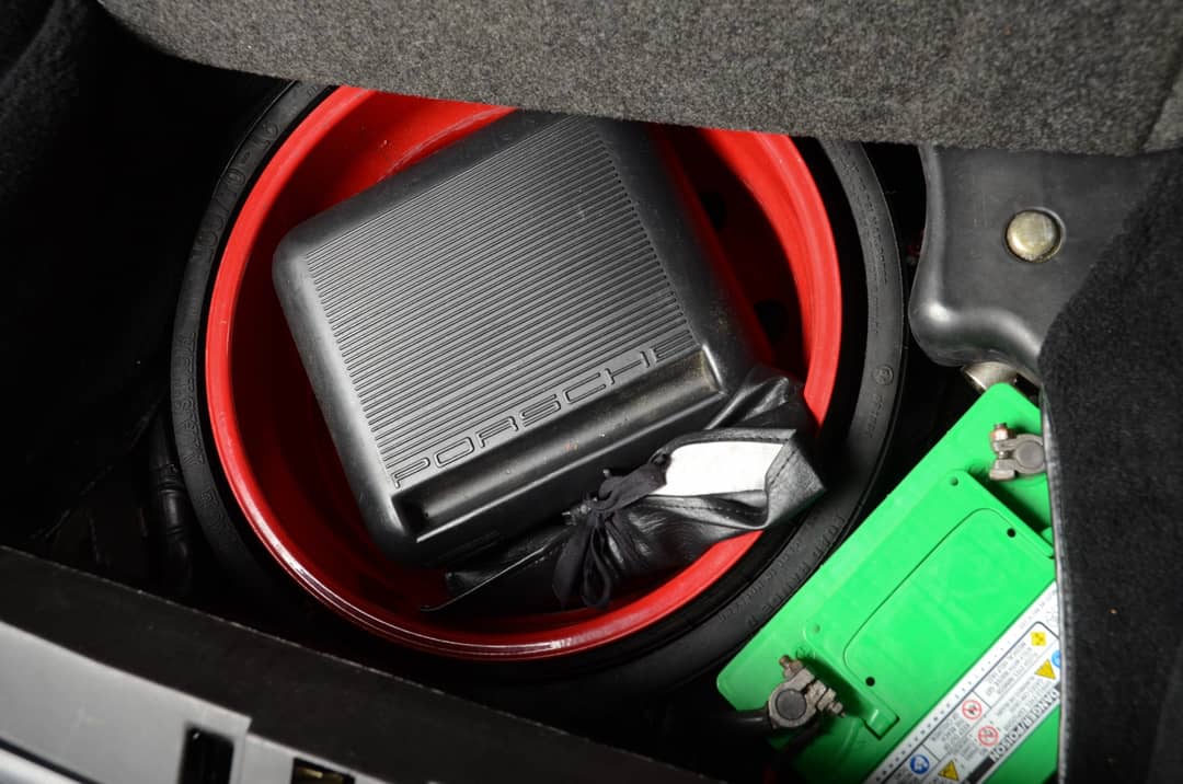 1993 Porsche 911 Carrera 2 — photo 25