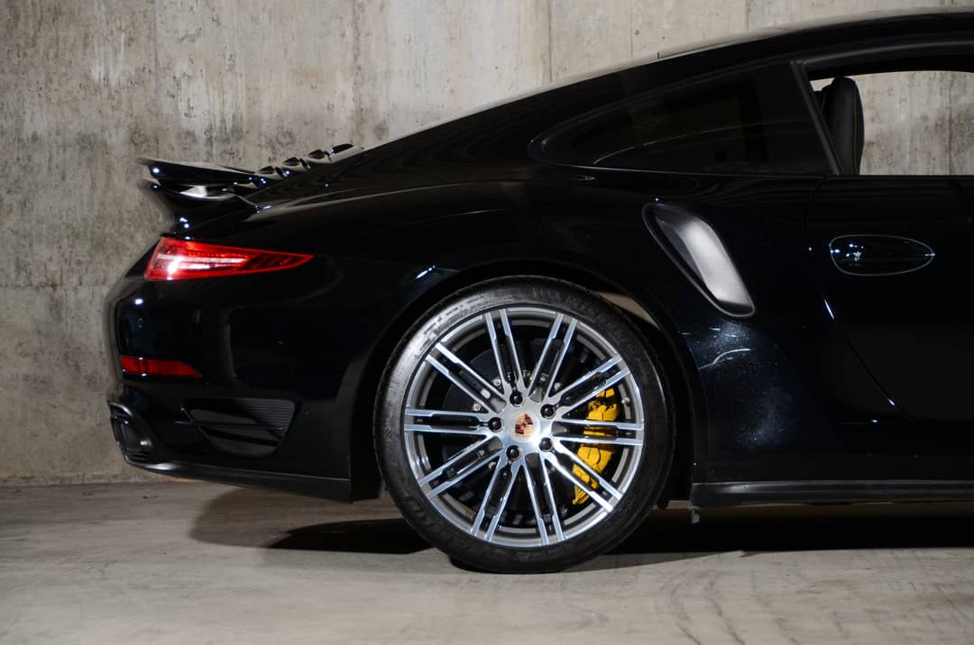 2015 Porsche 911 Turbo S — photo 2