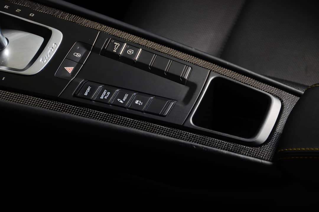 2015 Porsche 911 Turbo S — photo 33