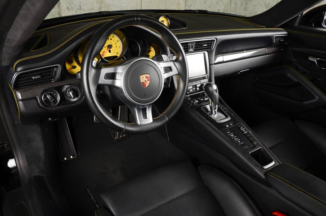 2015 Porsche 911 Turbo S — photo 36