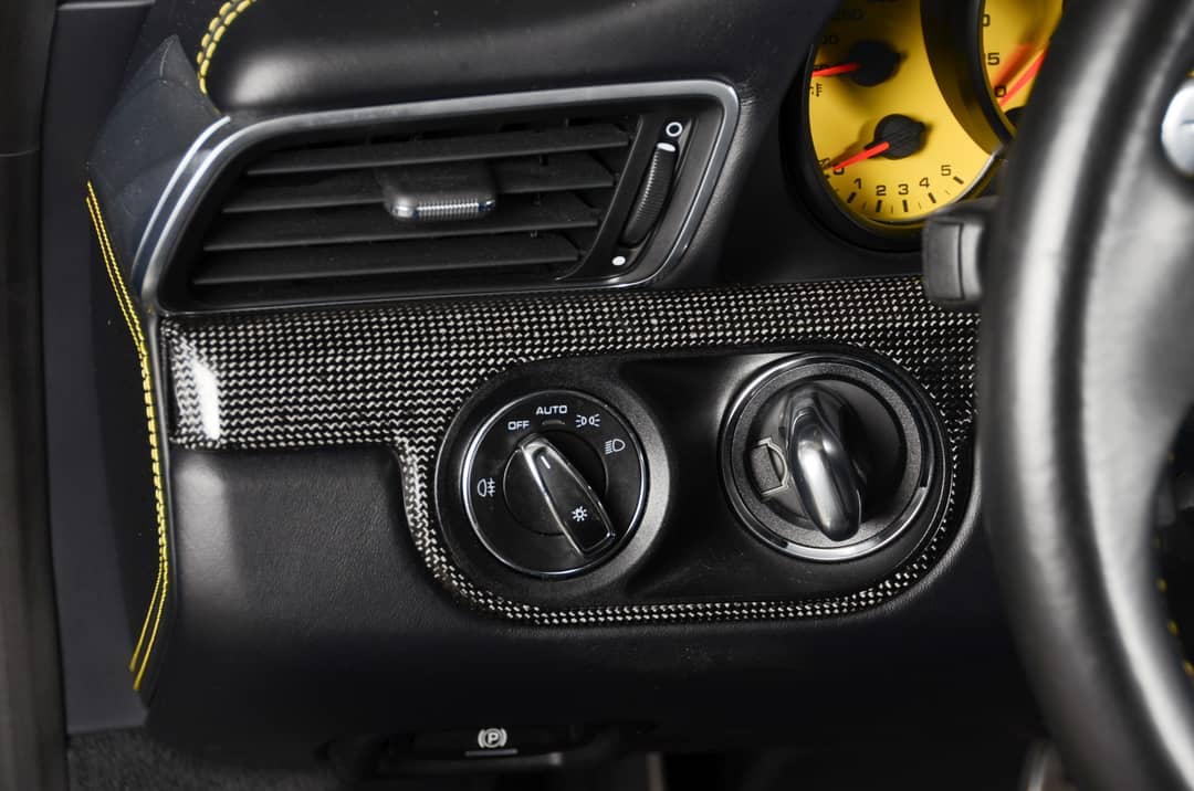 2015 Porsche 911 Turbo S — photo 37