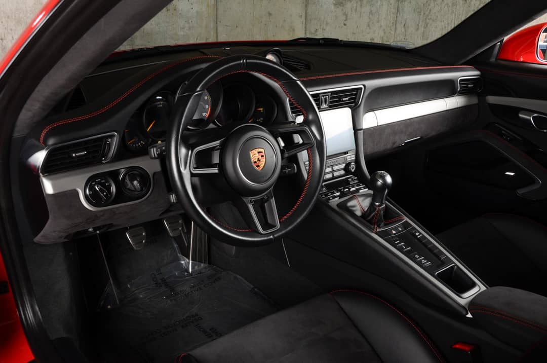 2018 Porsche 911 GT3 — photo 37