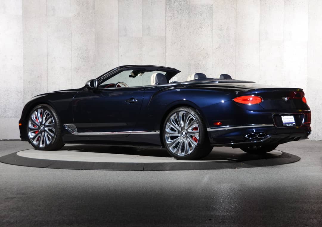 2022 Bentley Continental GTC V8 Mulliner — photo 22