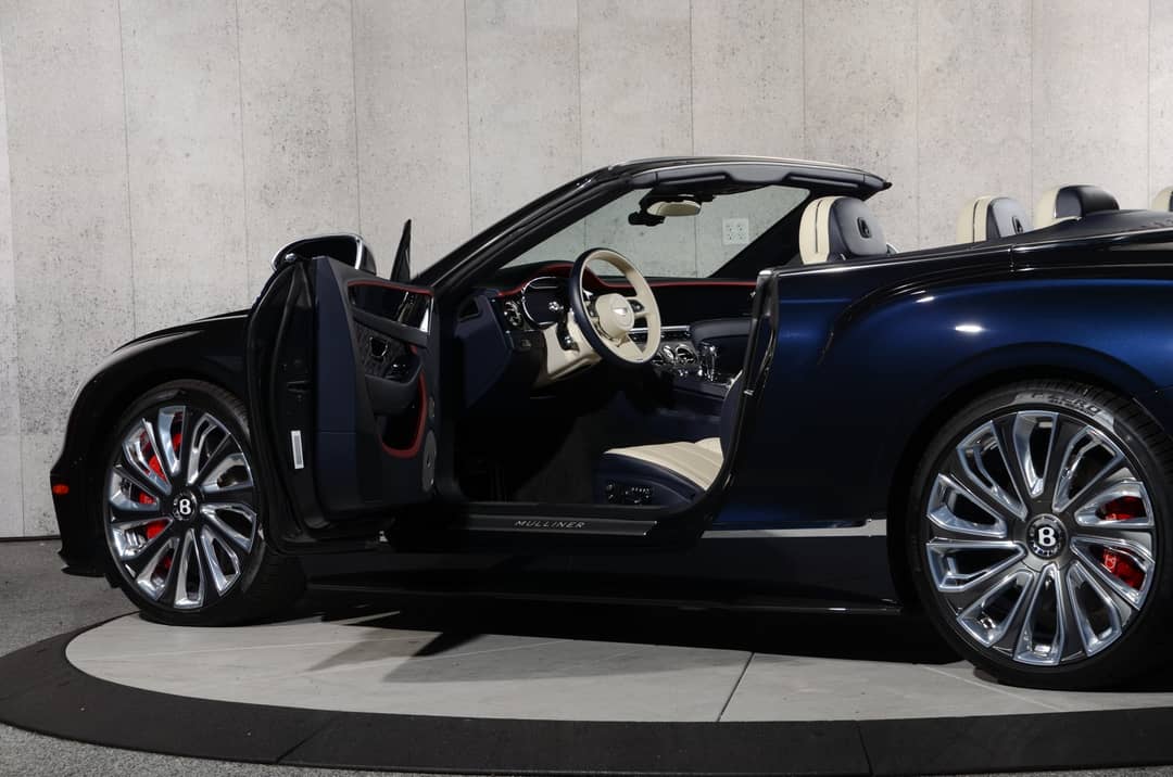 2022 Bentley Continental GTC V8 Mulliner — photo 24