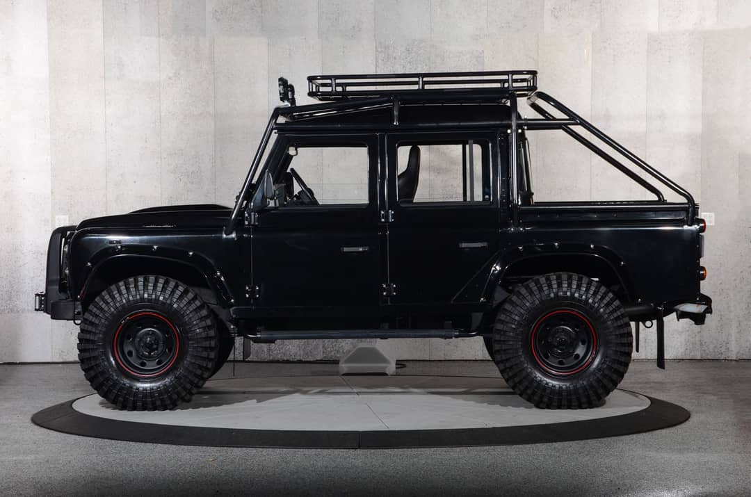 1991 Land Rover Defender 110 — photo 2