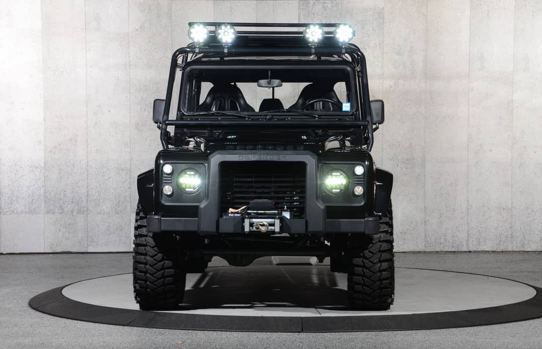 1991 Land Rover Defender 110 — photo 19