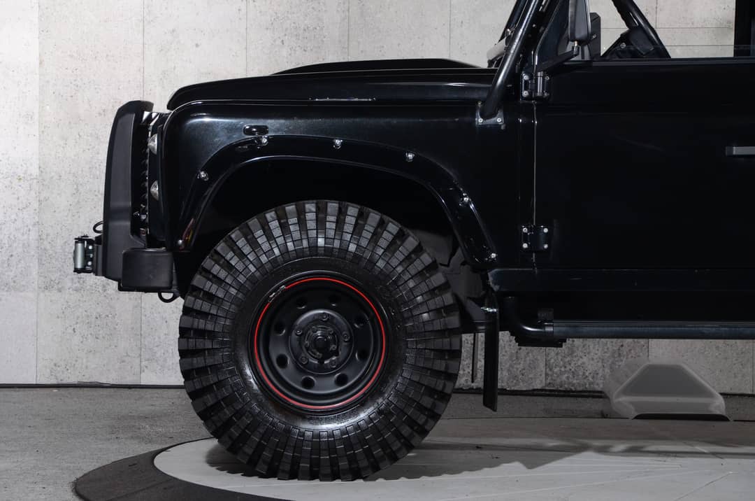 1991 Land Rover Defender 110 — photo 3