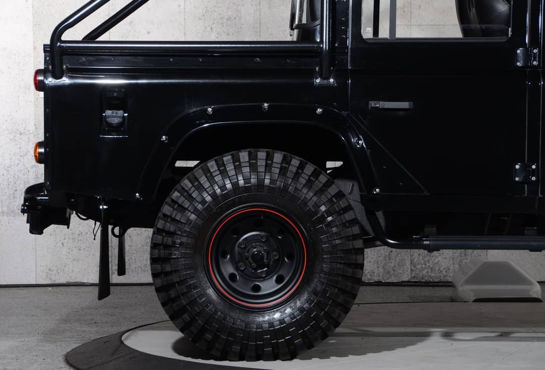 1991 Land Rover Defender 110 — photo 23