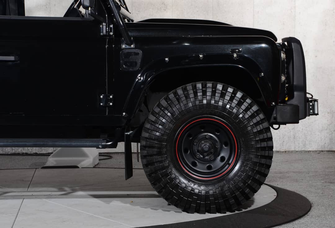 1991 Land Rover Defender 110 — photo 24