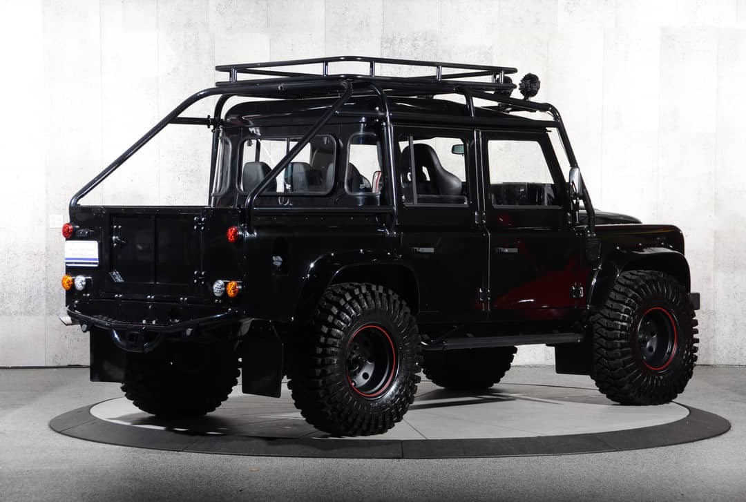 1991 Land Rover Defender 110 — photo 25