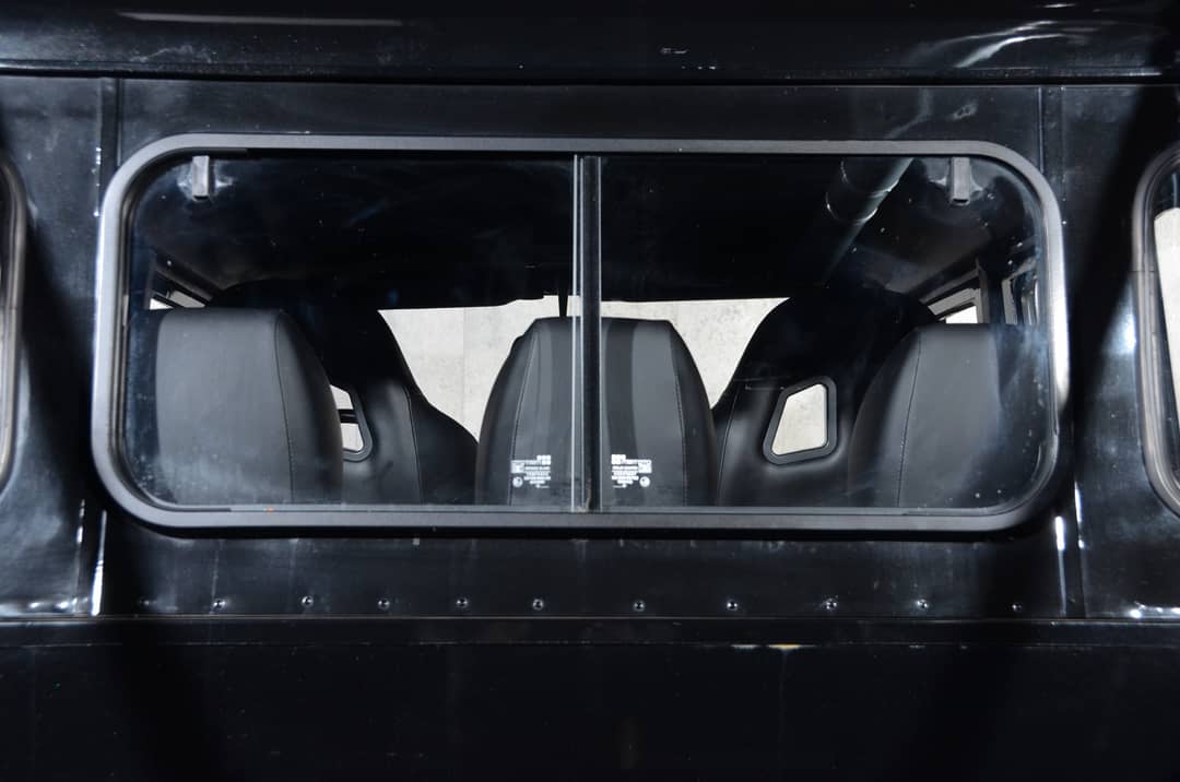 1991 Land Rover Defender 110 — photo 31