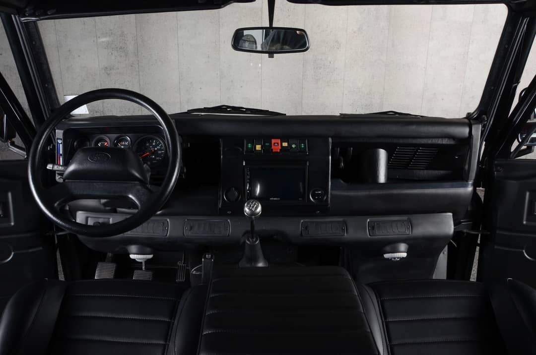 1991 Land Rover Defender 110 — photo 43