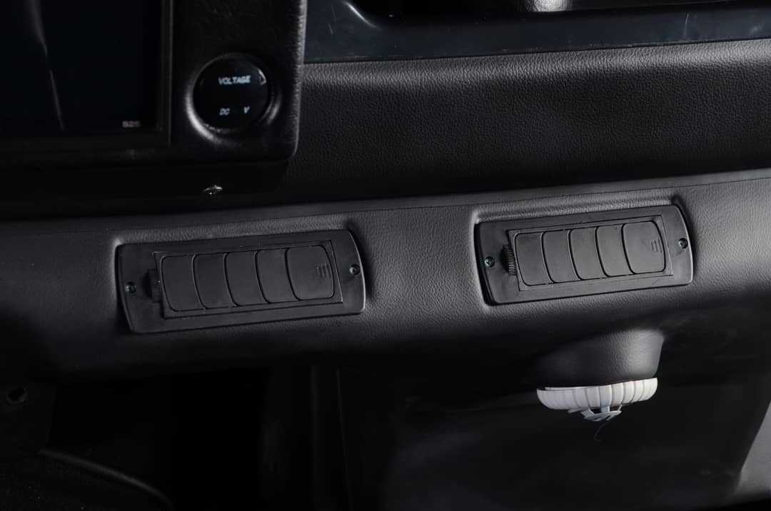 1991 Land Rover Defender 110 — photo 44