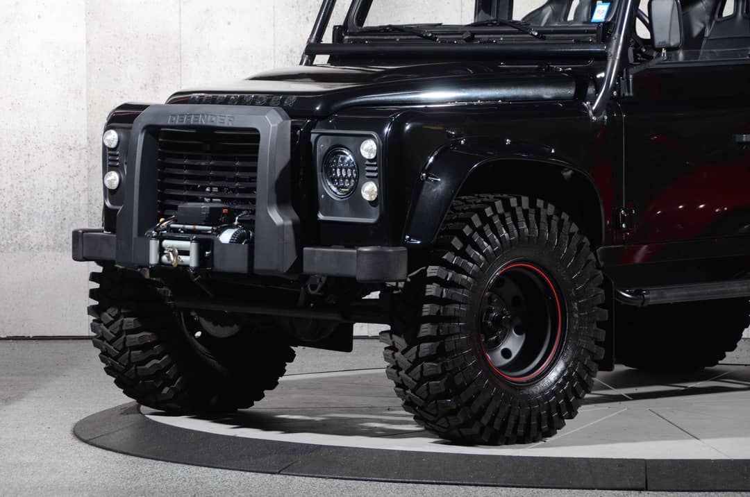 1991 Land Rover Defender 110 — photo 6
