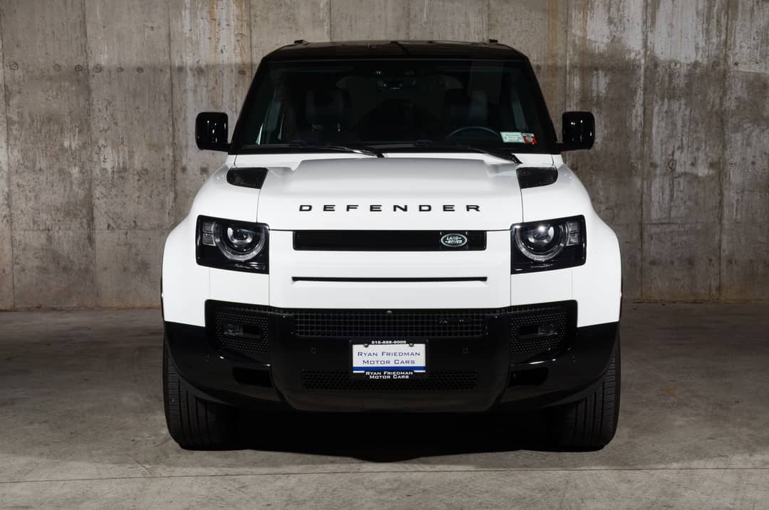 2023 Land Rover Defender 110 X-Dynamic SE — photo 17