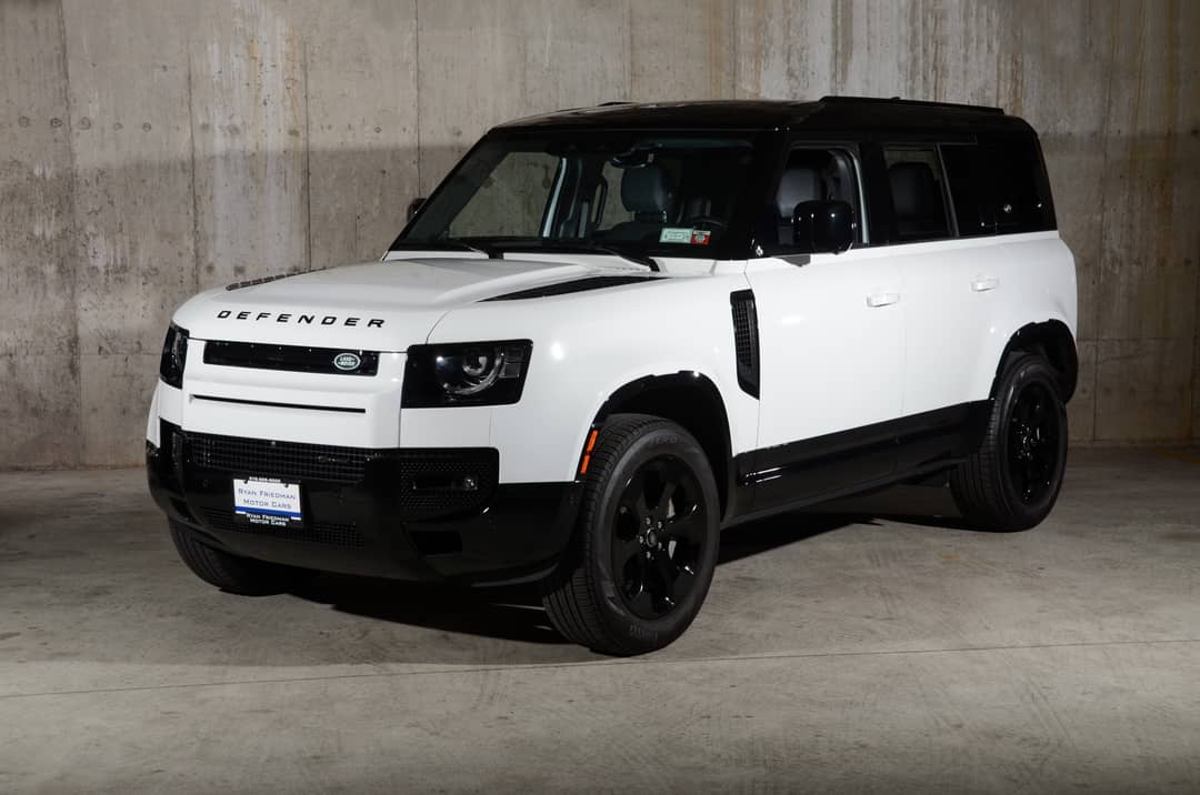2023 Land Rover Defender 110 X-Dynamic SE — photo 18