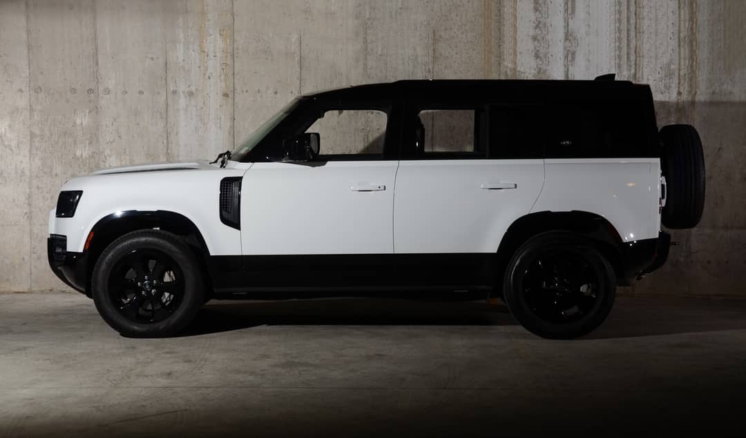 2023 Land Rover Defender 110 X-Dynamic SE — photo 19