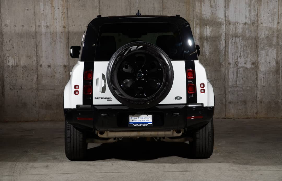 2023 Land Rover Defender 110 X-Dynamic SE — photo 24