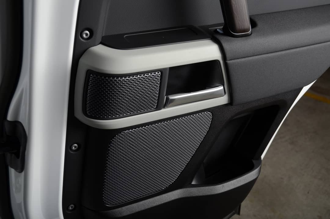 2023 Land Rover Defender 110 X-Dynamic SE — photo 25