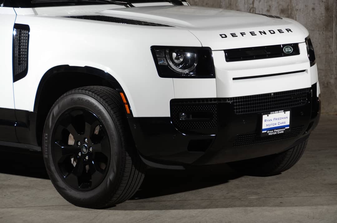 2023 Land Rover Defender 110 X-Dynamic SE — photo 4
