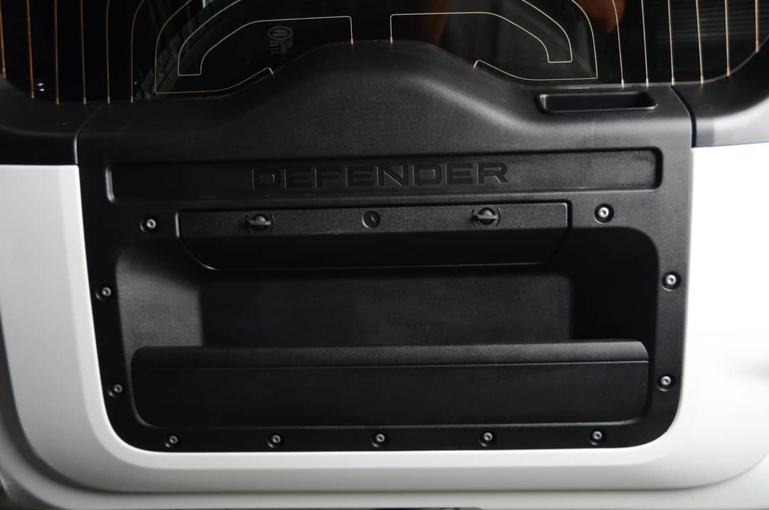2023 Land Rover Defender 110 X-Dynamic SE — photo 30