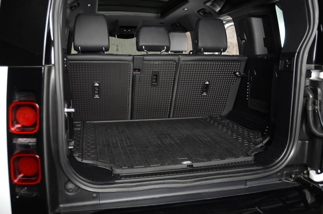 2023 Land Rover Defender 110 X-Dynamic SE — photo 31