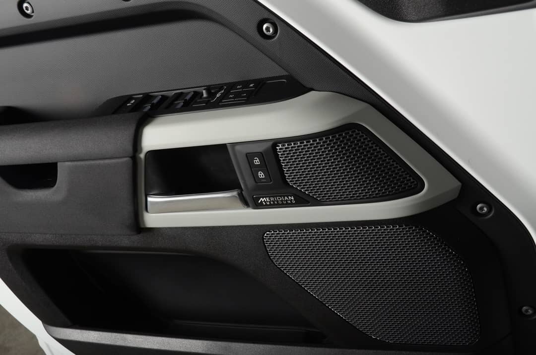 2023 Land Rover Defender 110 X-Dynamic SE — photo 32