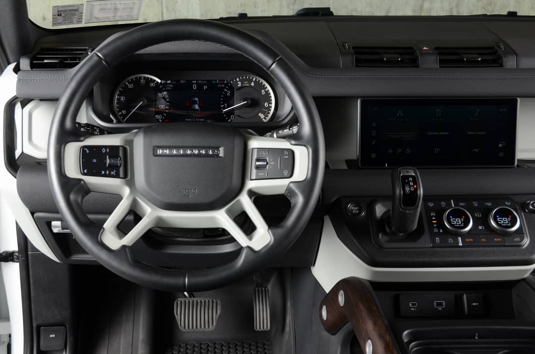 2023 Land Rover Defender 110 X-Dynamic SE — photo 37