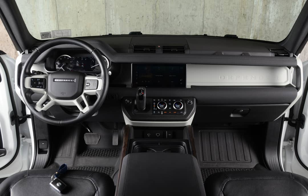2023 Land Rover Defender 110 X-Dynamic SE — photo 38